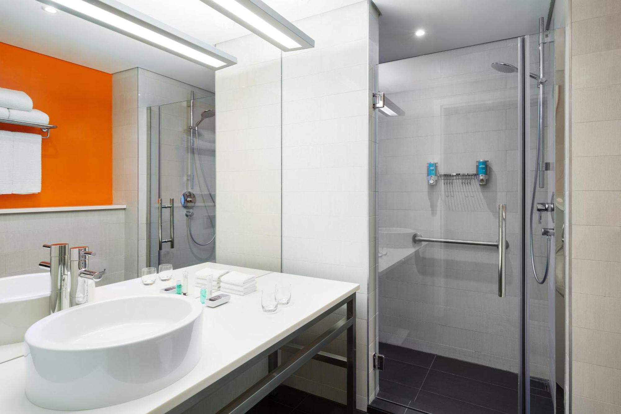 Aloft Dhahran Hotel Ал Хубар Екстериор снимка
