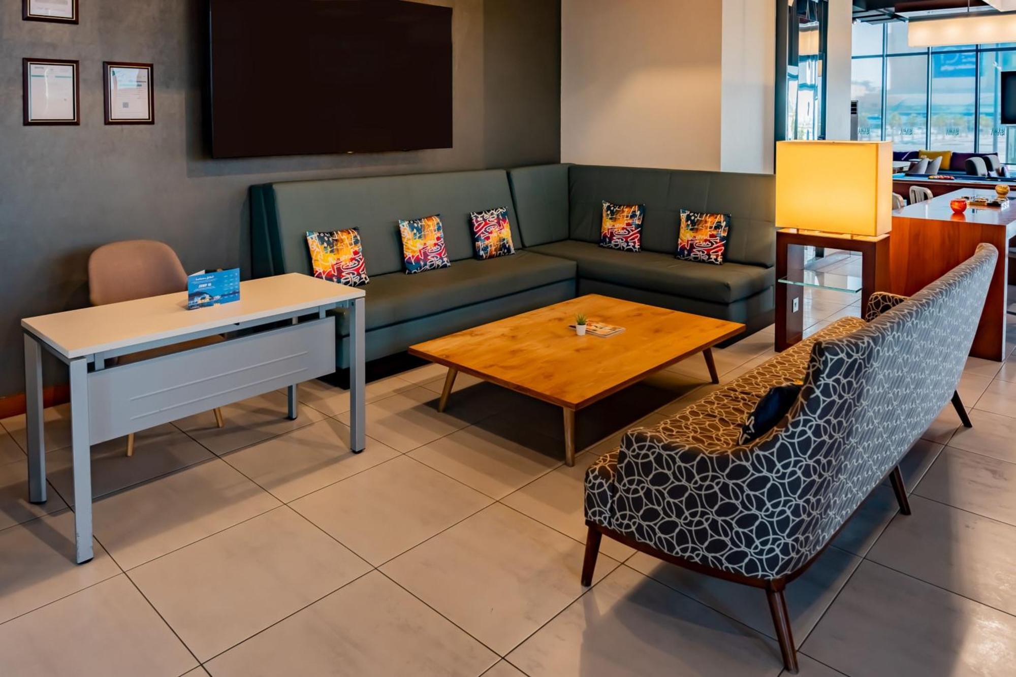 Aloft Dhahran Hotel Ал Хубар Екстериор снимка