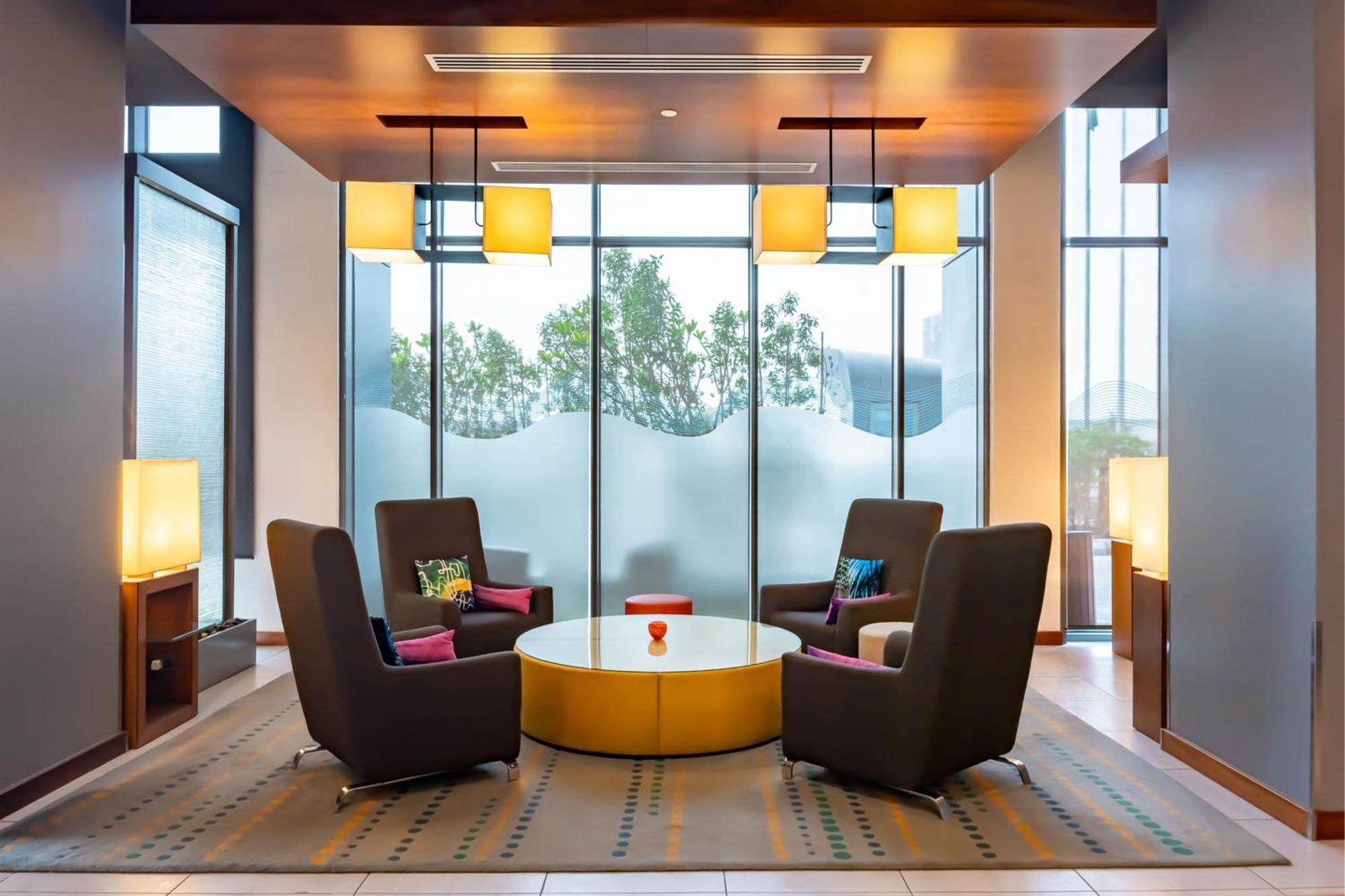 Aloft Dhahran Hotel Ал Хубар Екстериор снимка