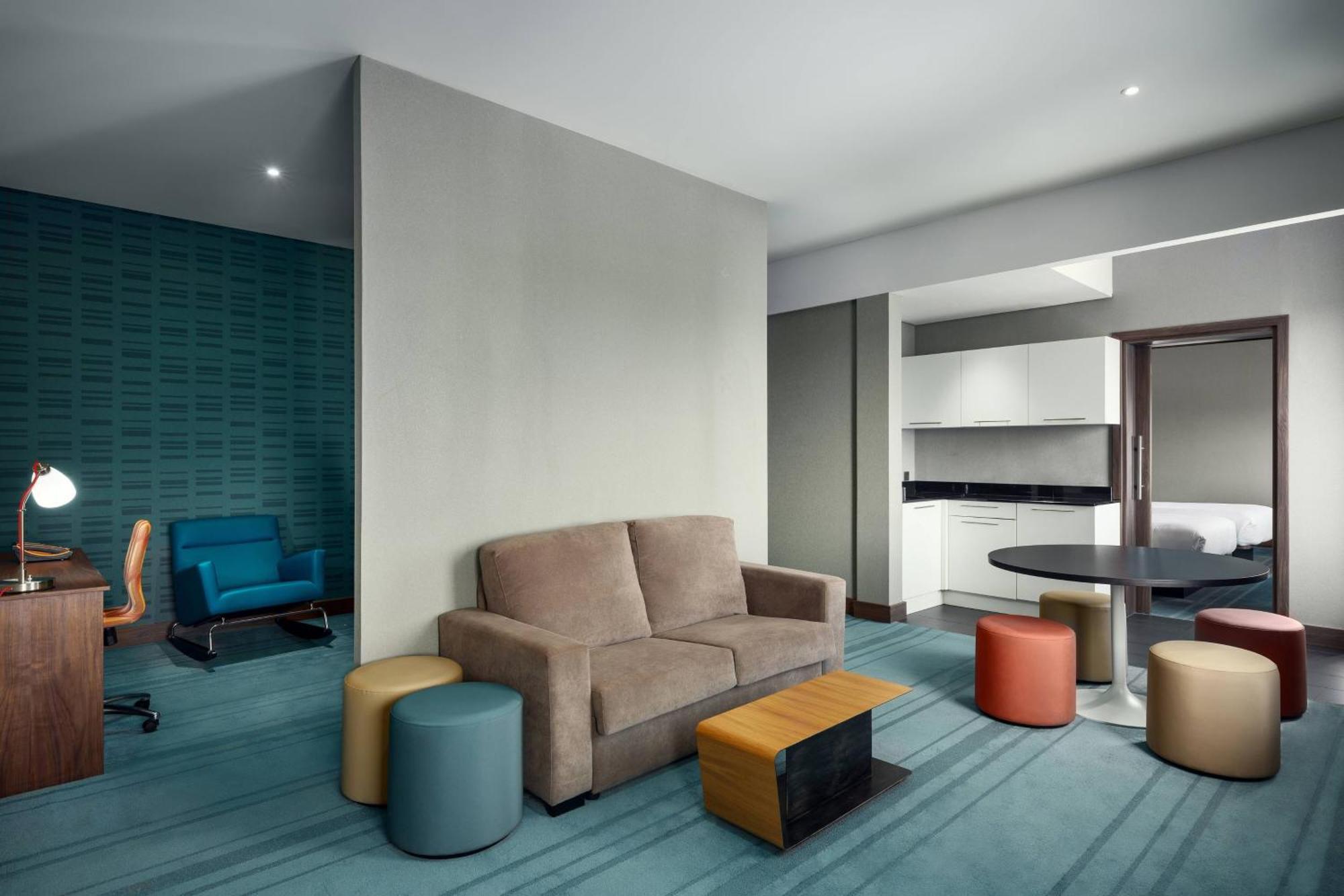 Aloft Dhahran Hotel Ал Хубар Екстериор снимка