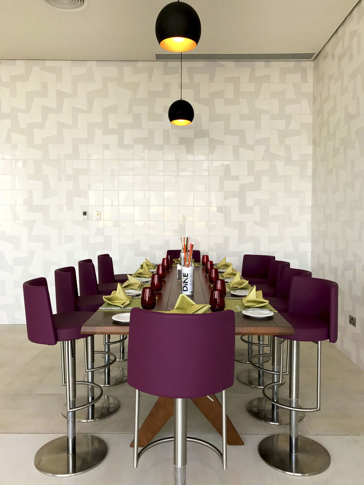 Aloft Dhahran Hotel Ал Хубар Екстериор снимка